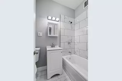 7732 S Phillips Avenue, Chicago, IL 60649 - Photo 12