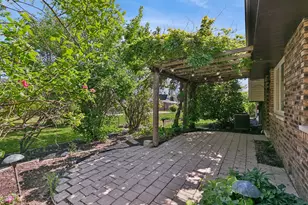 726 E 194th St, Glenwood, IL 60425 - Photo 26