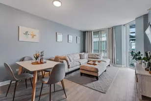 645 N Kingsbury St, Chicago, IL 60654 - Photo 2