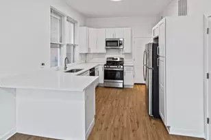 1349 W Taylor St, Chicago, IL 60607 - Photo 2