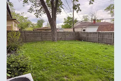 185 Pleasant Drive, Chicago Heights, IL 60411 - Photo 2