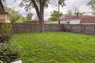 185 Pleasant Dr, Chicago Heights, IL 60411 - Photo 2