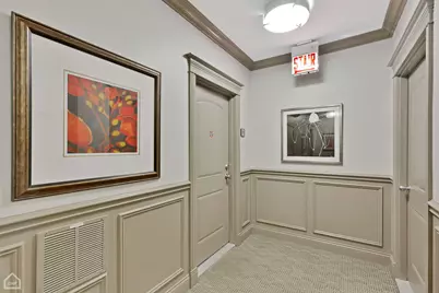 4705 S Champlain Avenue #404, Chicago, IL 60615 - Photo 8