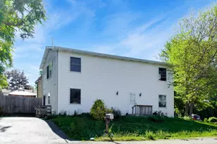 26371 N Diamond Lake Rd, Mundelein, IL 60060 - Photo 2