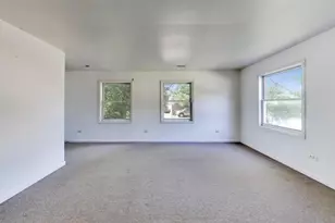 26371 N Diamond Lake Rd, Mundelein, IL 60060 - Photo 6