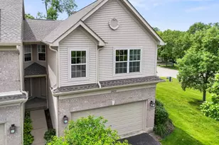 2822 Granite Ct, Crystal Lake, IL 60012 - Photo 2