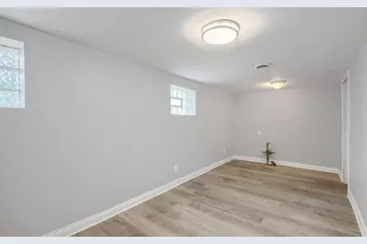 12025 S Prairie Avenue, Chicago, IL 60628 - Photo 14