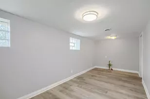 12025 S Prairie Ave, Chicago, IL 60628 - Photo 14