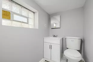 12025 S Prairie Ave, Chicago, IL 60628 - Photo 22