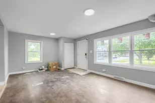 12025 S Prairie Ave, Chicago, IL 60628 - Photo 2