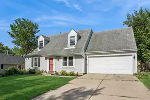 1050 Grenada Dr, Aurora, IL 60506 - Photo 2