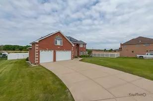 18730 Welch Way, Country Club Hills, IL 60478 - Photo 4