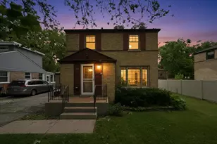 389 S Westgate Rd, Des Plaines, IL 60016 - Photo 1