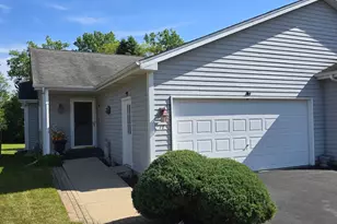 17 Silver Trail, North Aurora, IL 60542 - Photo 1