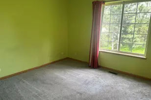 211 Monarch Dr, Streamwood, IL 60107 - Photo 10