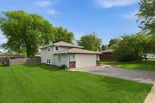 850 Gerald Ave, South Elgin, IL 60177 - Photo 4