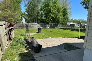 102 E Grove St, Streator, IL 61364 - Photo 8