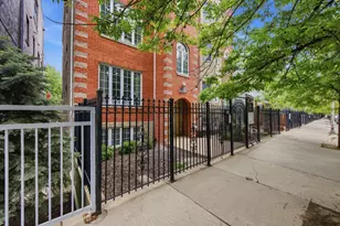 1333 N Bosworth Ave, Chicago, IL 60642 - Photo 1