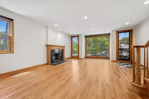 1757 W Newport Ave, Chicago, IL 60657 - Photo 4