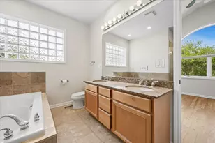 1757 W Newport Ave, Chicago, IL 60657 - Photo 14