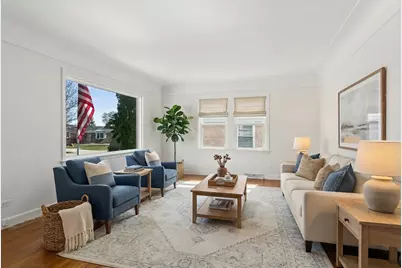 142 S Fremont Street, Palatine, IL 60067 - Photo 2