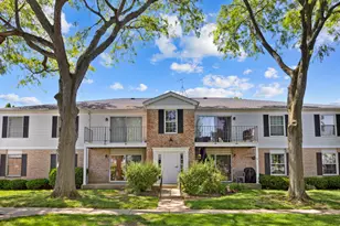 981 Golf Course Rd, Crystal Lake, IL 60014 - Photo 2