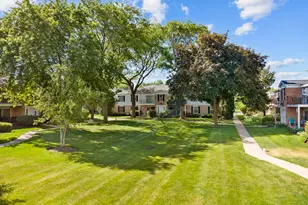 981 Golf Course Rd, Crystal Lake, IL 60014 - Photo 22
