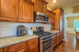 715 Sedgegrass Dr, Champaign, IL 61822 - Photo 10