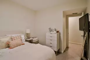 1109 W Cornelia Ave, Chicago, IL 60657 - Photo 22