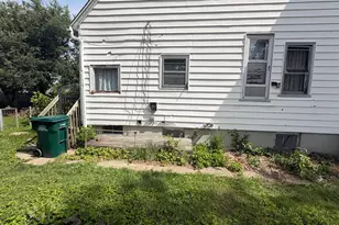 411 N Monroe St, Clifton, IL 61727 - Photo 6