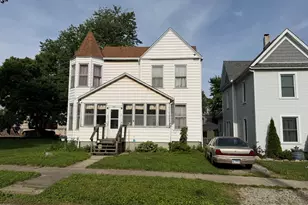 411 N Monroe St, Clifton, IL 61727 - Photo 1