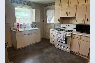 411 N Monroe Street, Clifton, IL 61727 - Photo 28