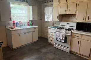411 N Monroe St, Clifton, IL 61727 - Photo 28