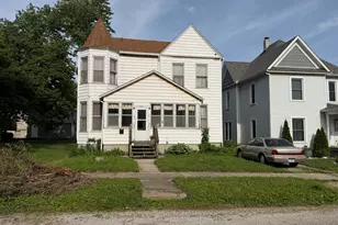 411 N Monroe St, Clifton, IL 61727 - Photo 2