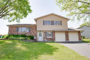 1481 Chaffee Ct, Elk Grove Village, IL 60007 - Photo 2