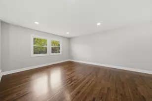2S206 Mayfield Ln, Glen Ellyn, IL 60137 - Photo 12