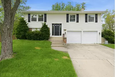 2S206 Mayfield Lane, Glen Ellyn, IL 60137 - Photo 1