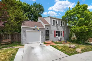 614 Algonquin Rd, Fox River Grove, IL 60021 - Photo 2