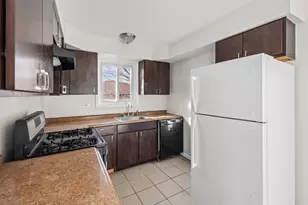 10214 S La Salle St, Chicago, IL 60628 - Photo 6