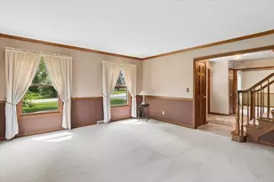 39W550 Deerpath Rd, Aurora, IL 60506 - Photo 2