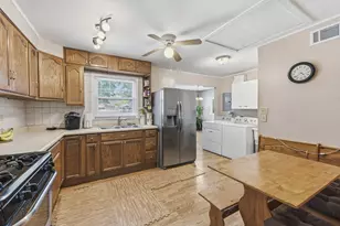 121 S Archer Rd, Mundelein, IL 60060 - Photo 6