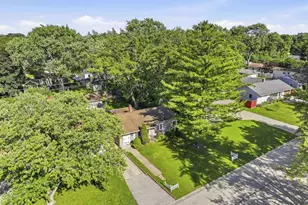 121 S Archer Rd, Mundelein, IL 60060 - Photo 24