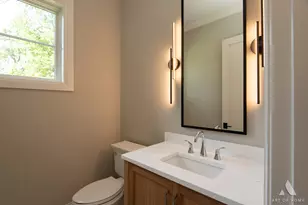 246 Holmes Ave, Clarendon Hills, IL 60514 - Photo 10
