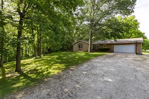101 N Park Ave, Geneseo, IL 61254 - Photo 2