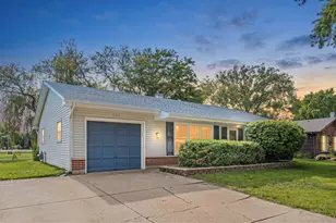 184 S Circle Ave, Bloomingdale, IL 60108 - Photo 1