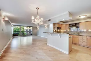 201 E Chestnut St, Chicago, IL 60611 - Photo 32
