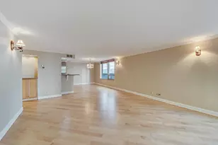 201 E Chestnut St, Chicago, IL 60611 - Photo 28