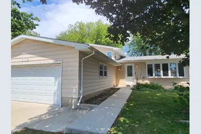 305 North Avenue, Antioch, IL 60002 - Photo 1