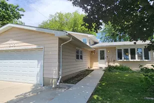 305 North Ave, Antioch, IL 60002 - Photo 1