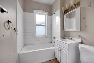 9352 S Woodlawn Ave, Chicago, IL 60619 - Photo 18